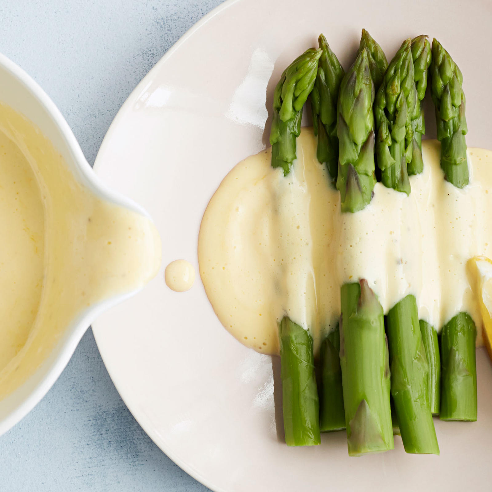 Samettinen hollandaisekastike