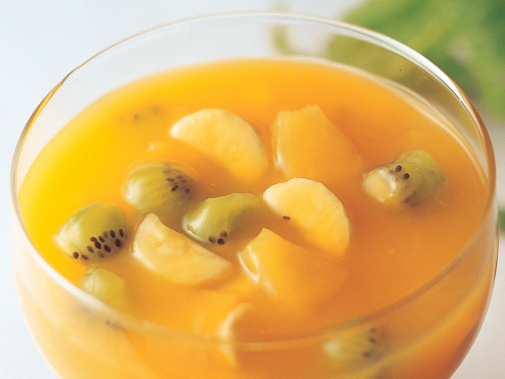 Keltainen hedelmäkiisseli