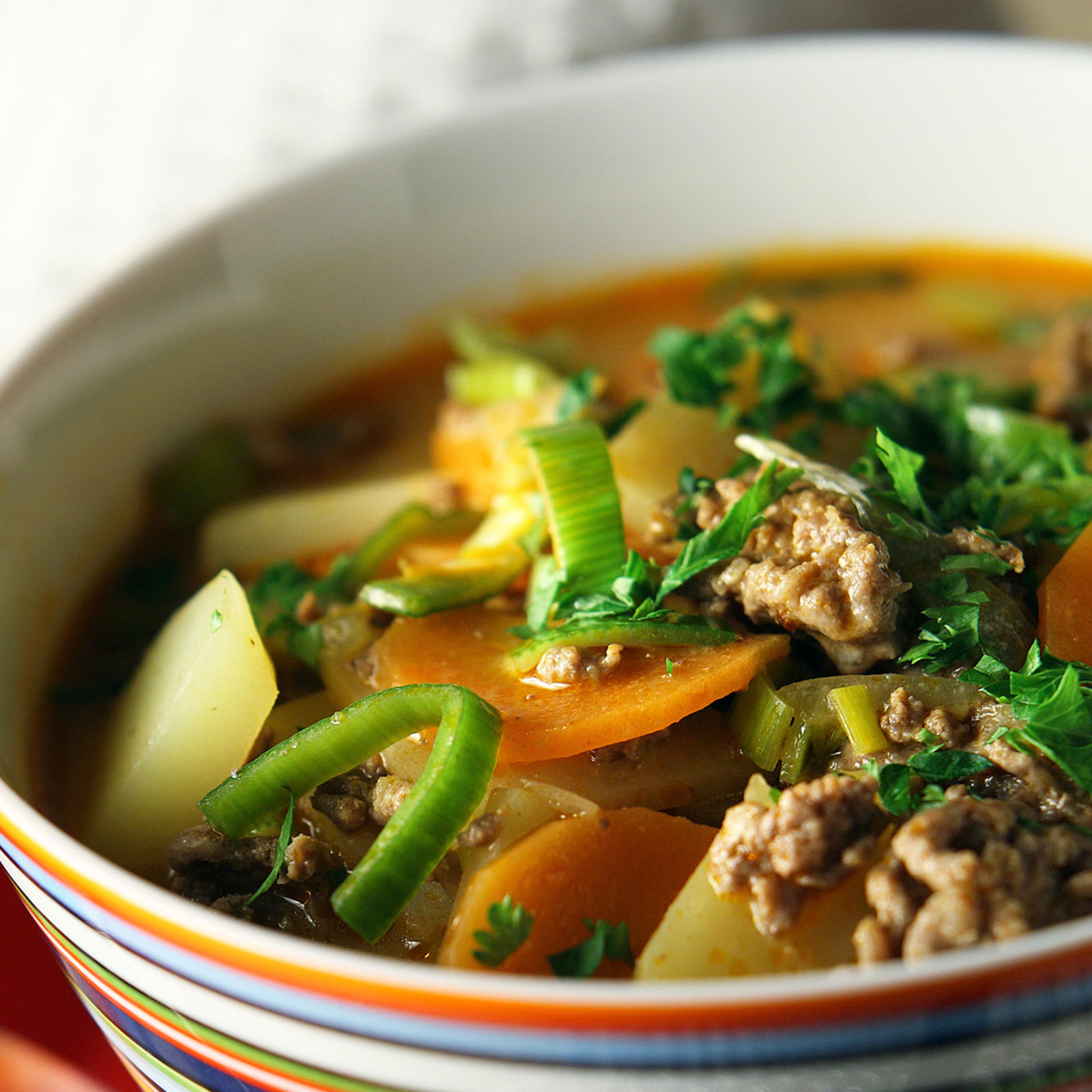 Arjen jauhelihakeitto