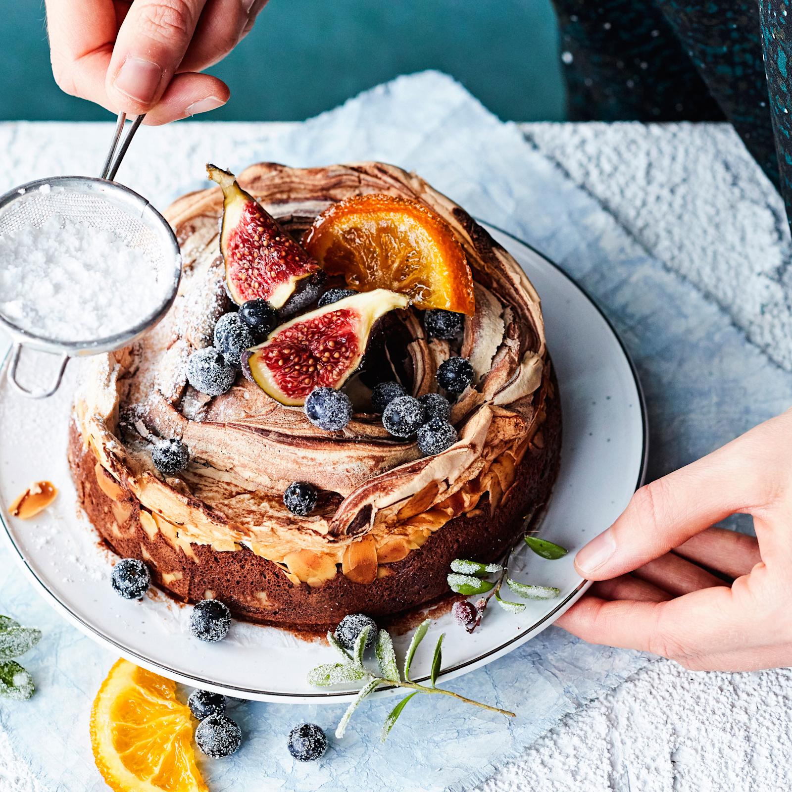 Marengilla kuorrutettu mutakakku