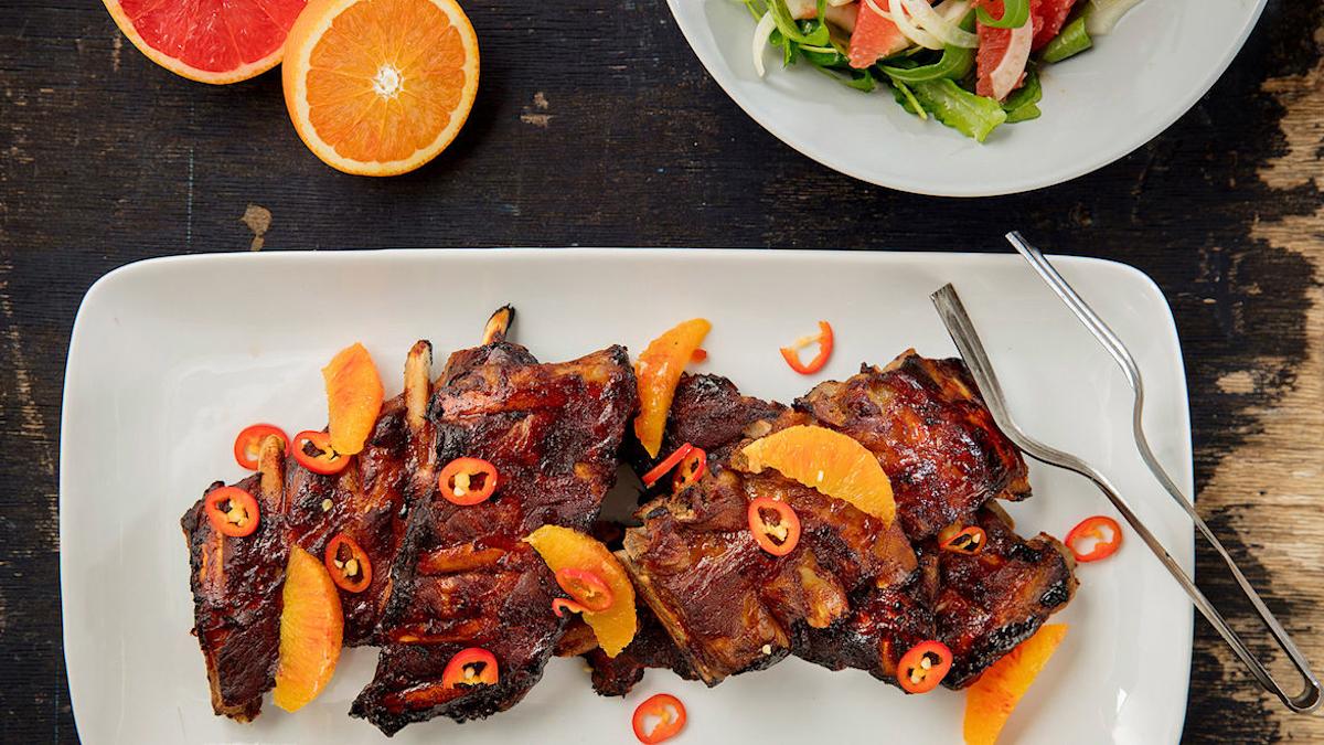 Veriappelsiinimarinoidut ribsit