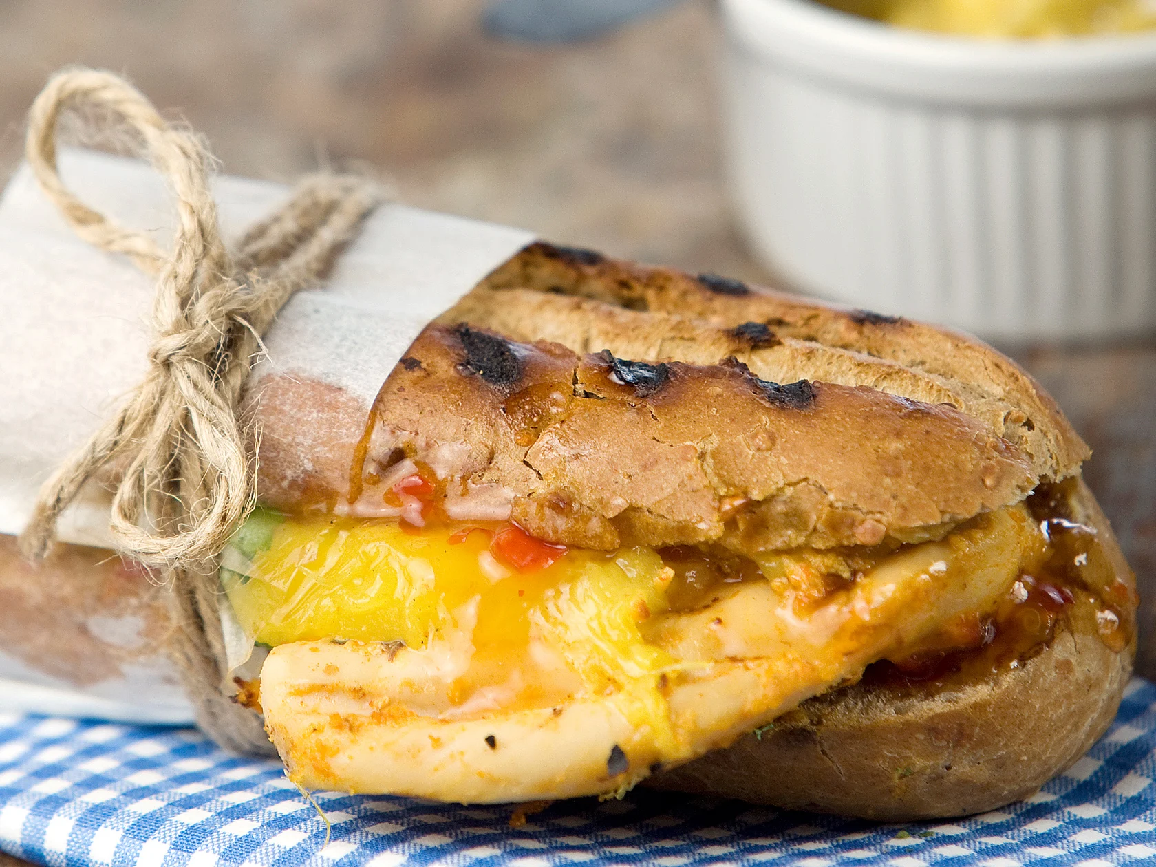 Hedelmäiset kanasämpylät