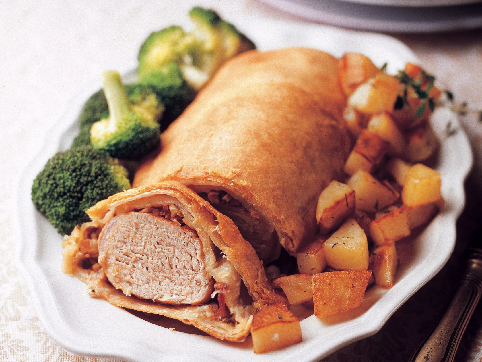 Taikinaan paketoitu possunfilee