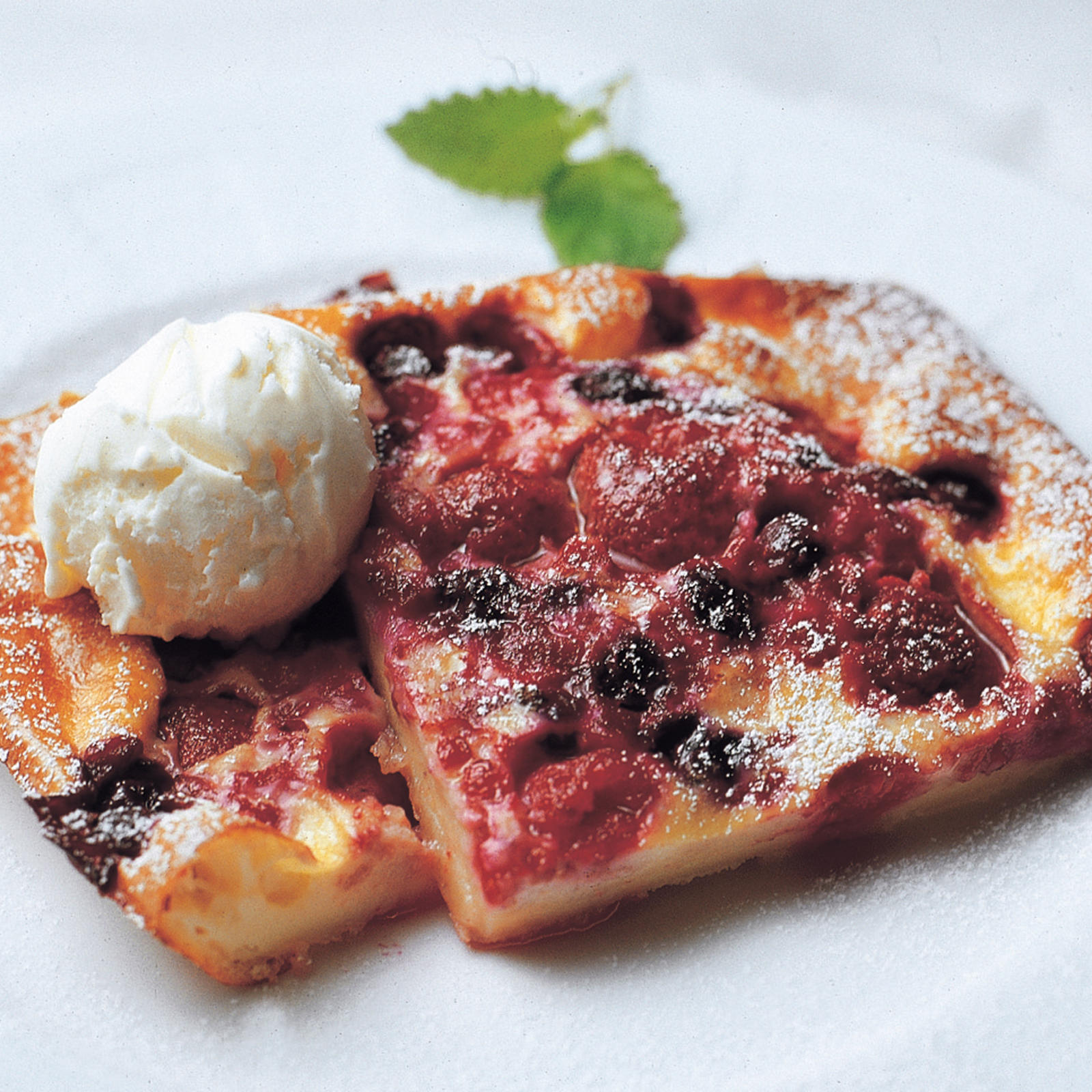 Pannukakku marjoilla