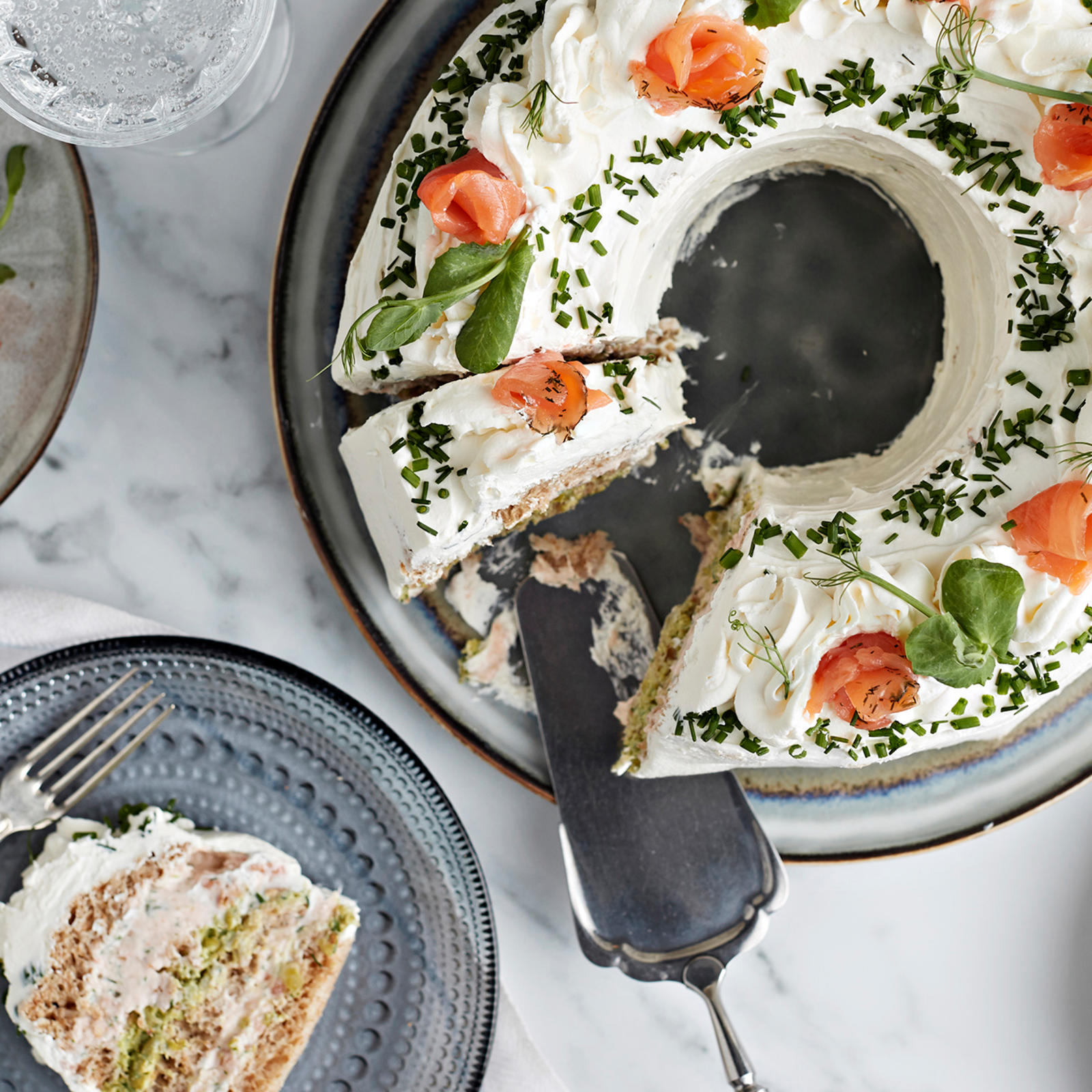 Voileipäkakku rengasvuoassa