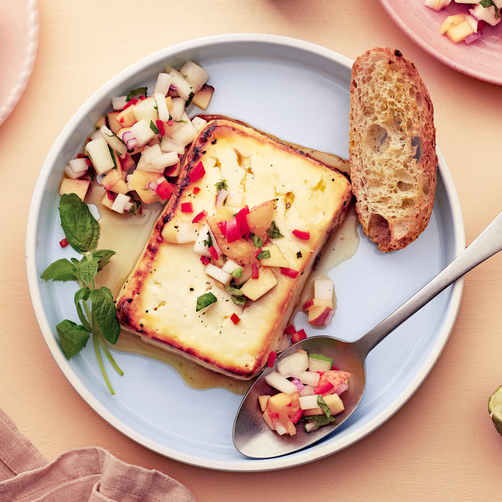 Grillifeta ja hedelmäsalsa