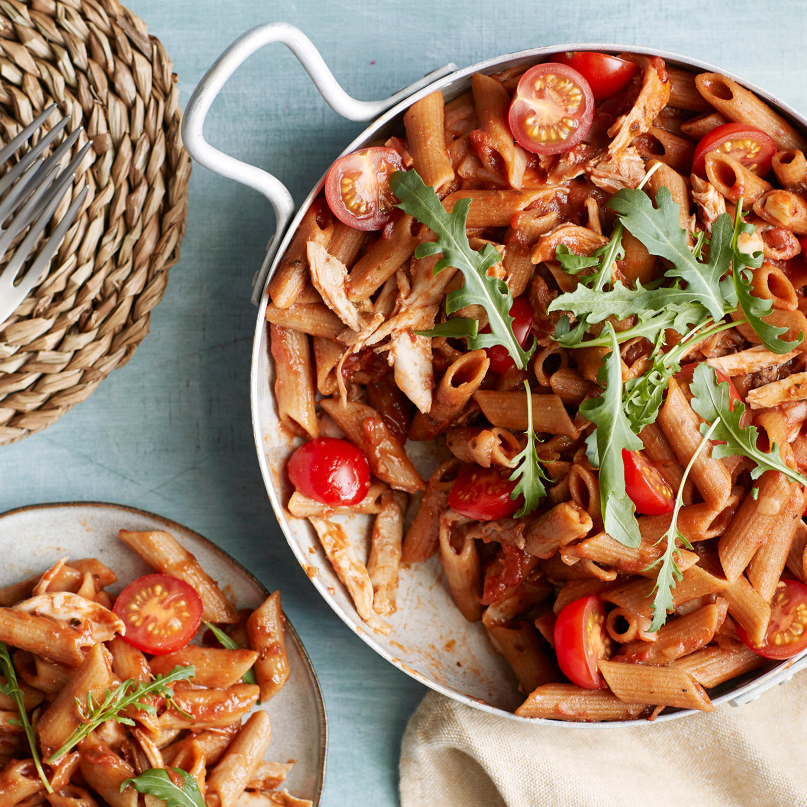 Yhden pannun pikainen kanapasta