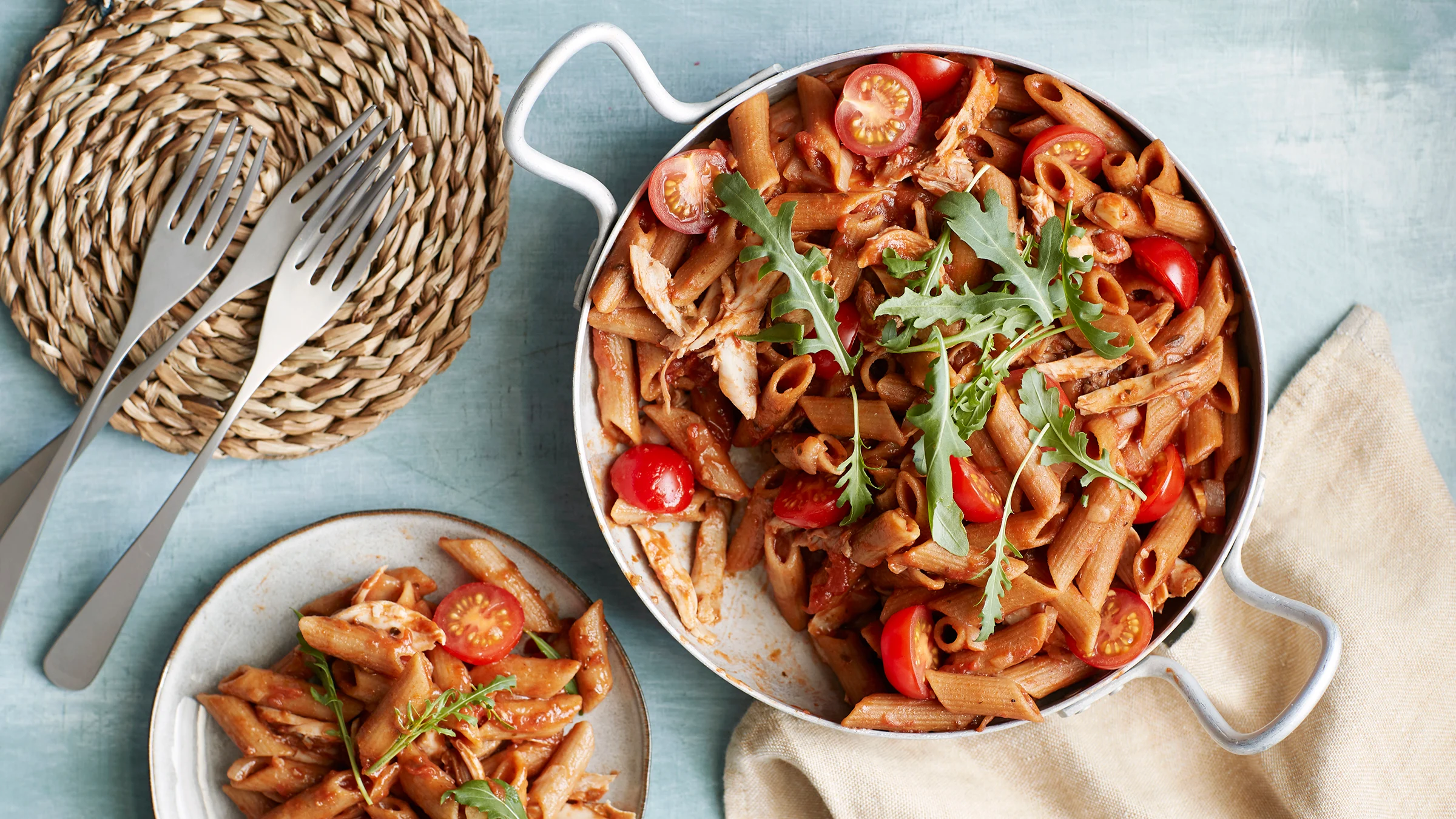 Yhden pannun pikainen kanapasta