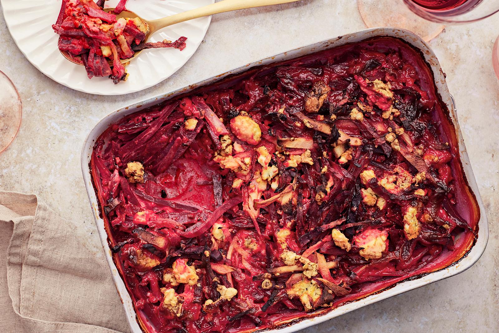 Punajuuri-sinihomejuustolaatikko