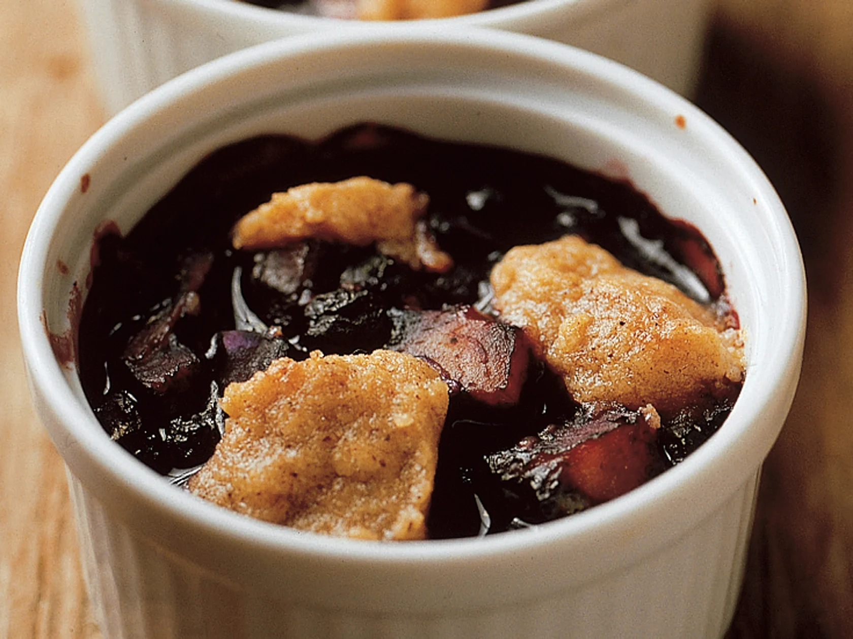 Mustikka-persikkapaistos