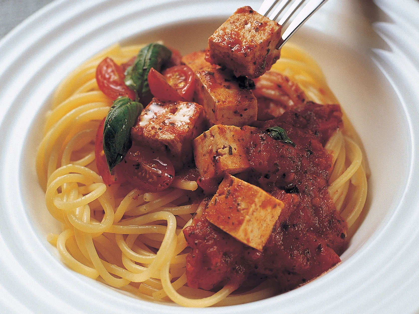 Tomaattinen tofukastike