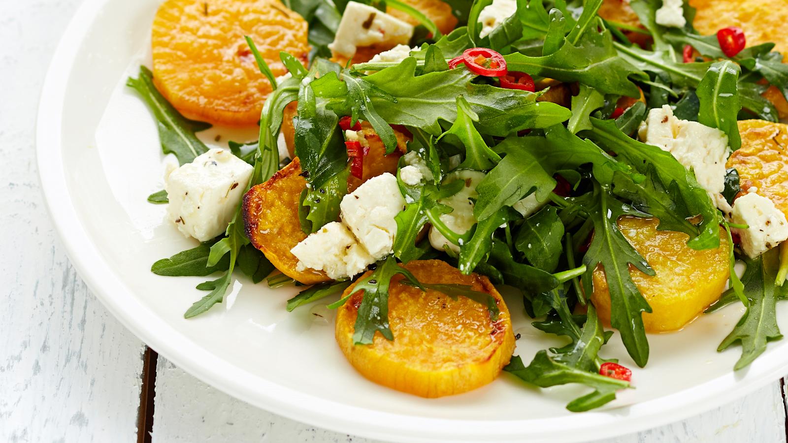 Bataatti-fetasalaatti