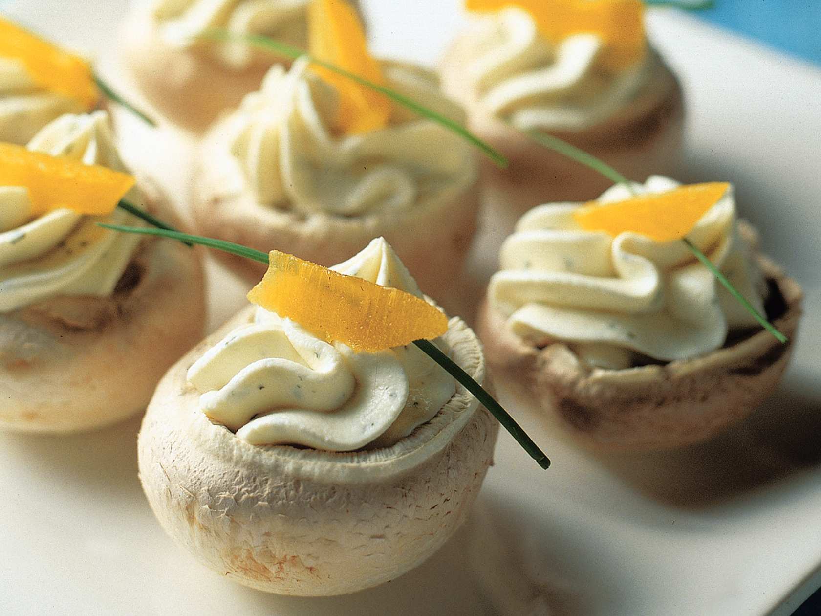 Tuorejuustotäytteiset herkkusienet