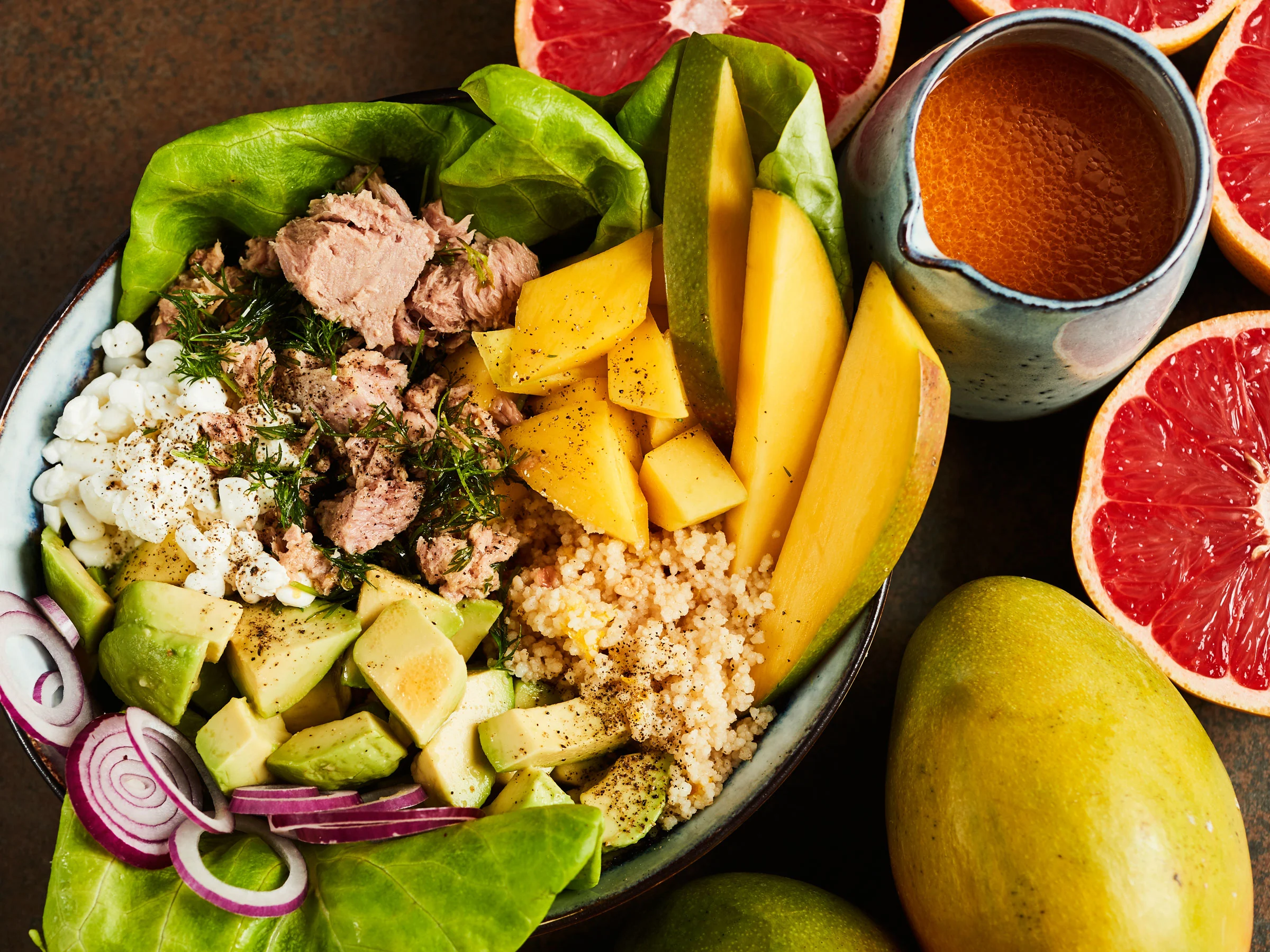 Hedelmäinen tonnikalabowl