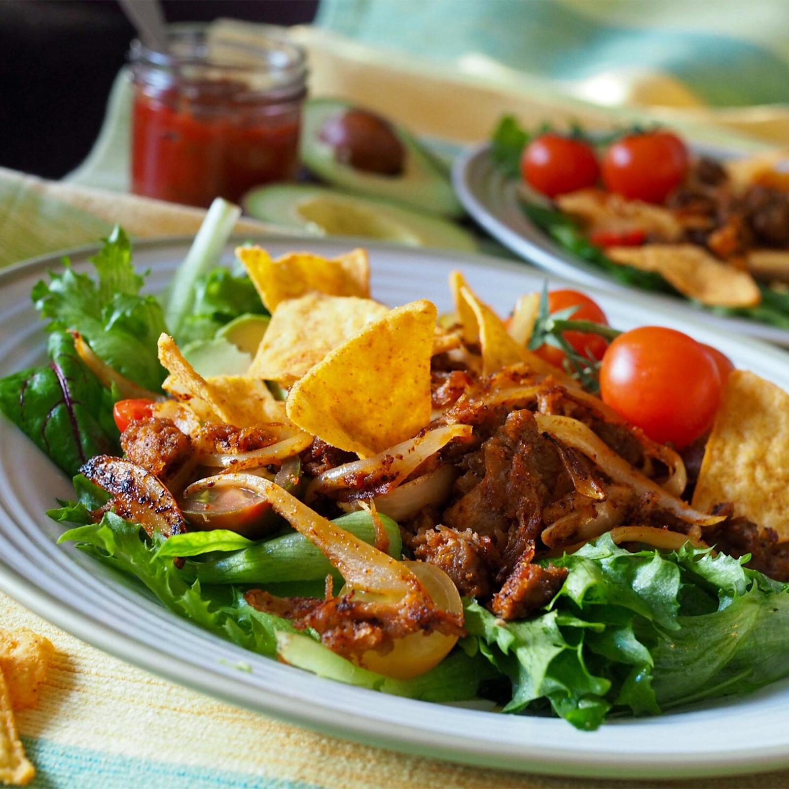 Tex-mex-salaatti nyhtökaurasta