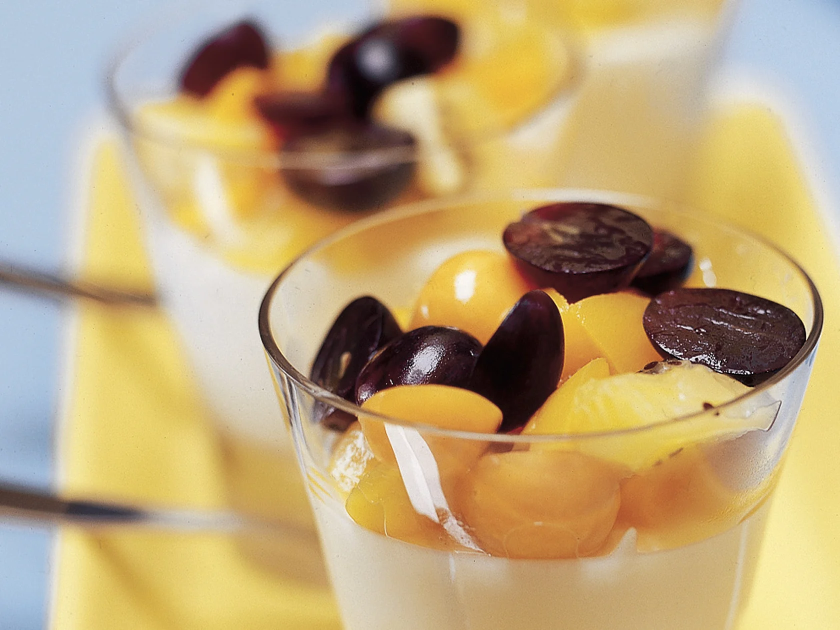 Hedelmäinen pannacotta