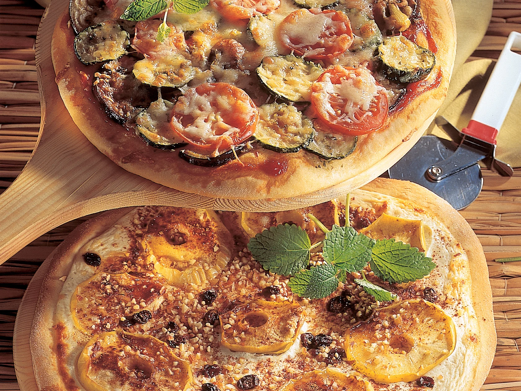 Kasvispizza ja omenapizza