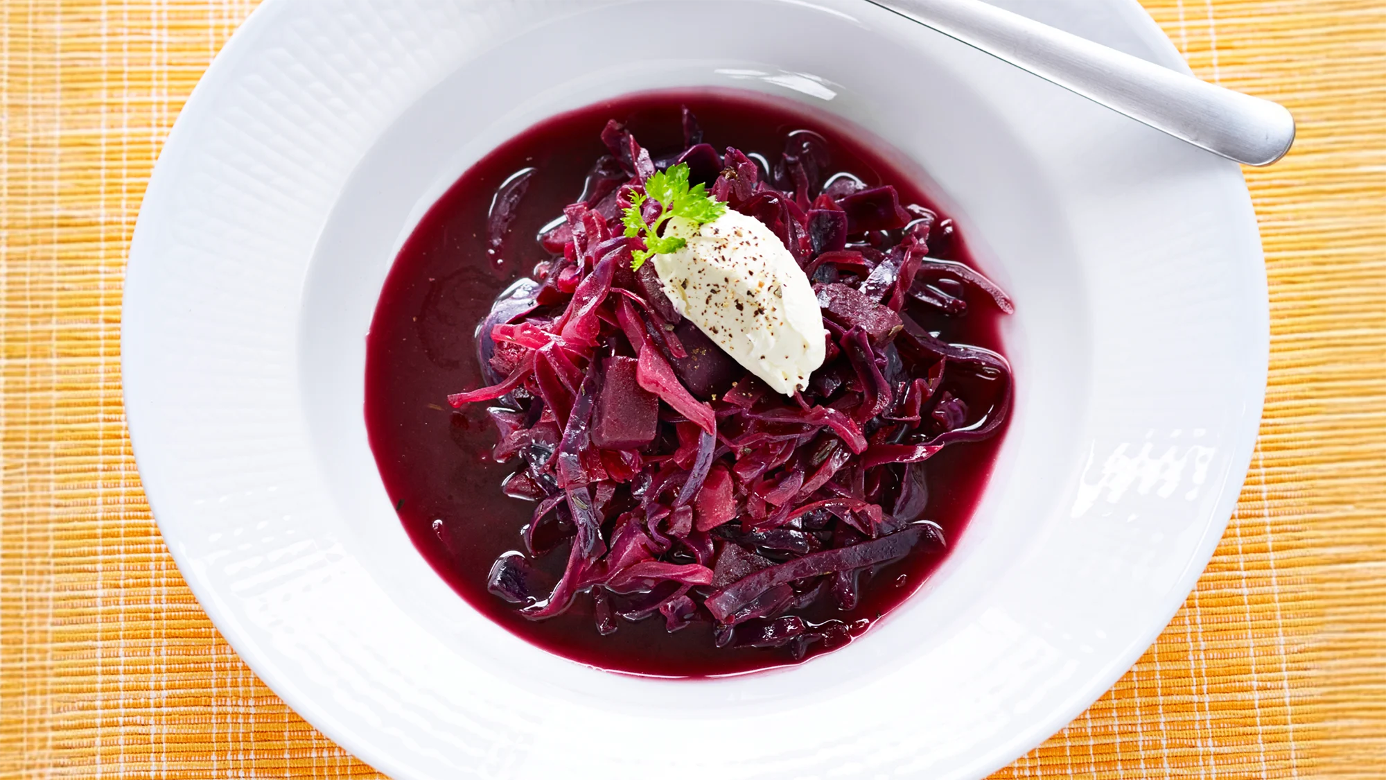 Punainen kaalikeitto