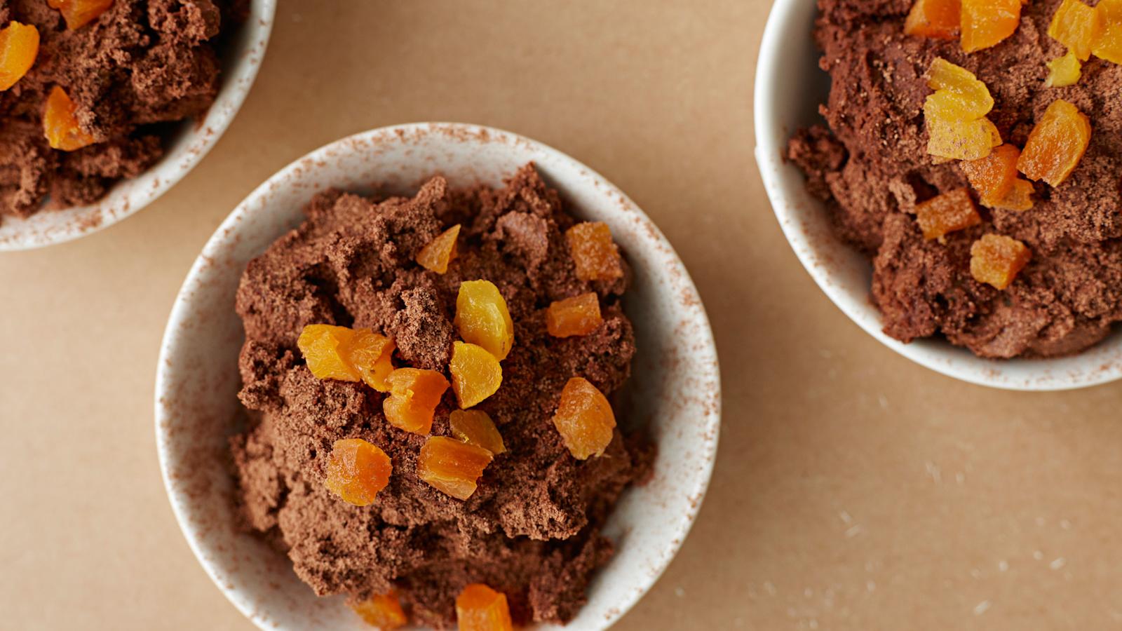 Samettinen suklaa-aprikoosimousse