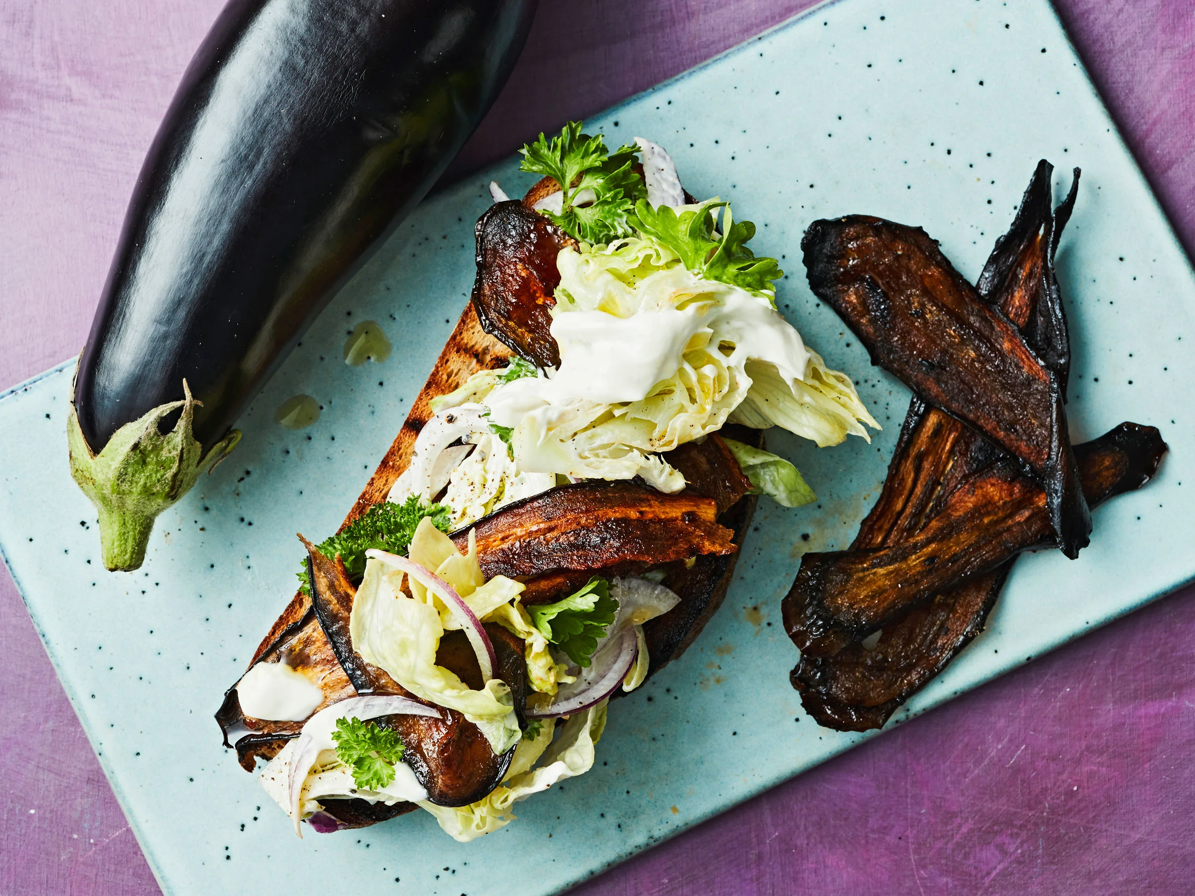 Munakoisopekoni ja soijamajoneesi