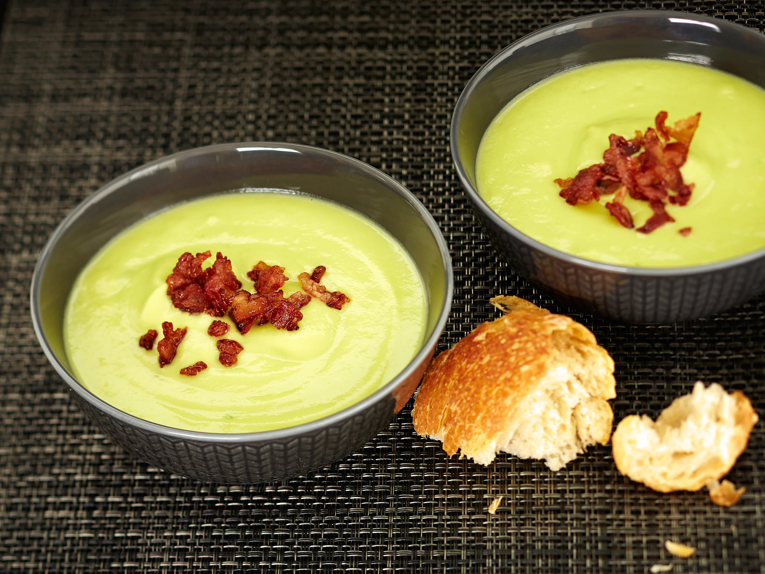 Avokado-kookoskeitto