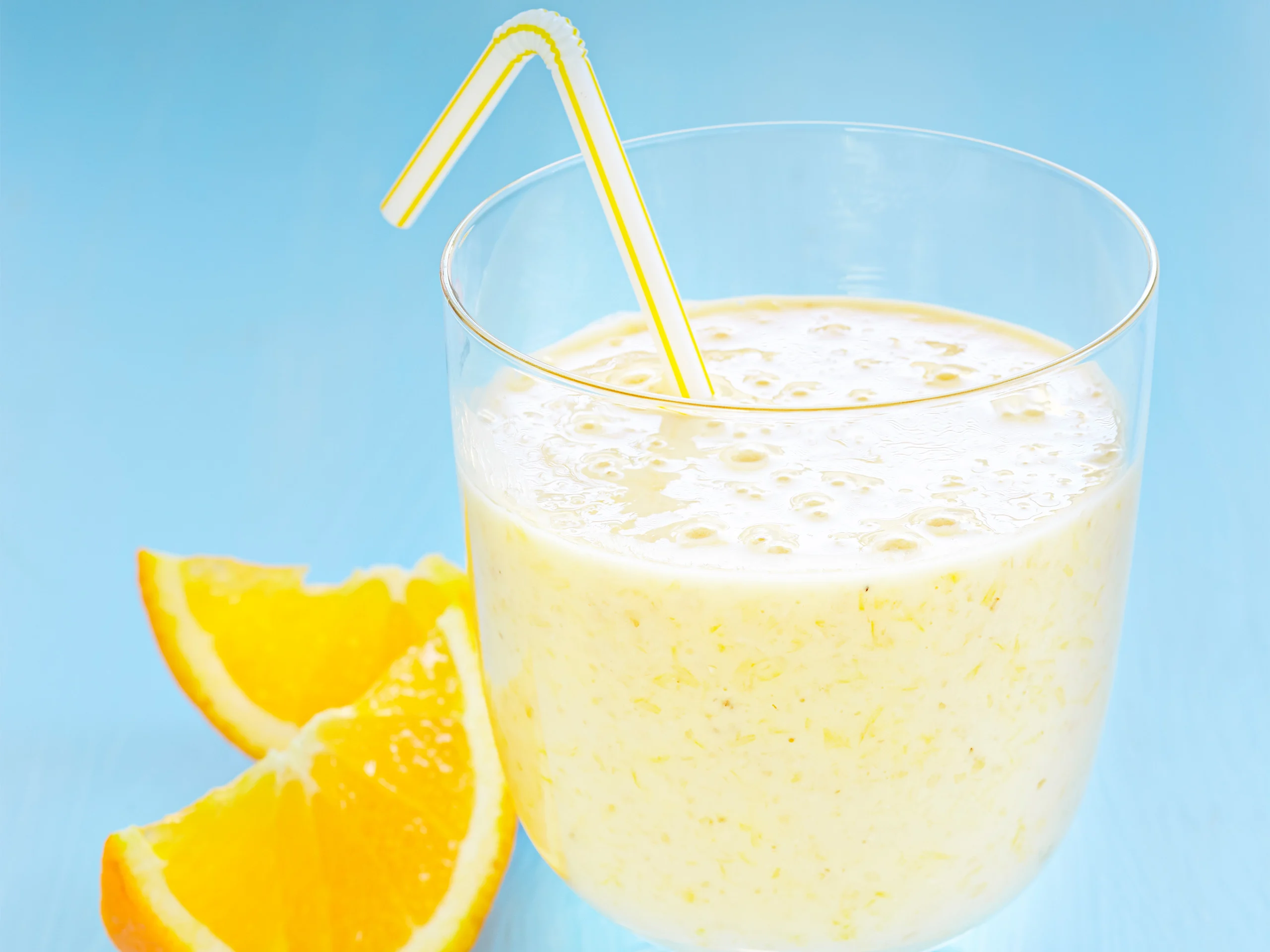 Appelsiini-viljasmoothie