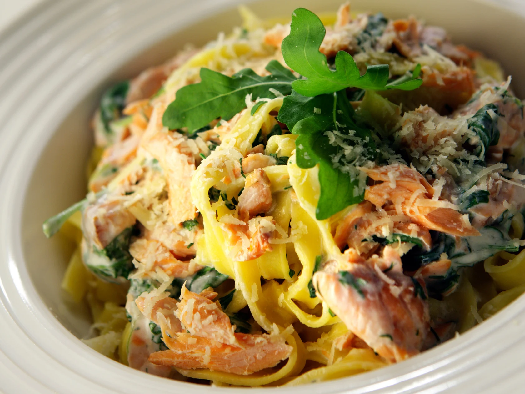 Savulohi-rucolapasta