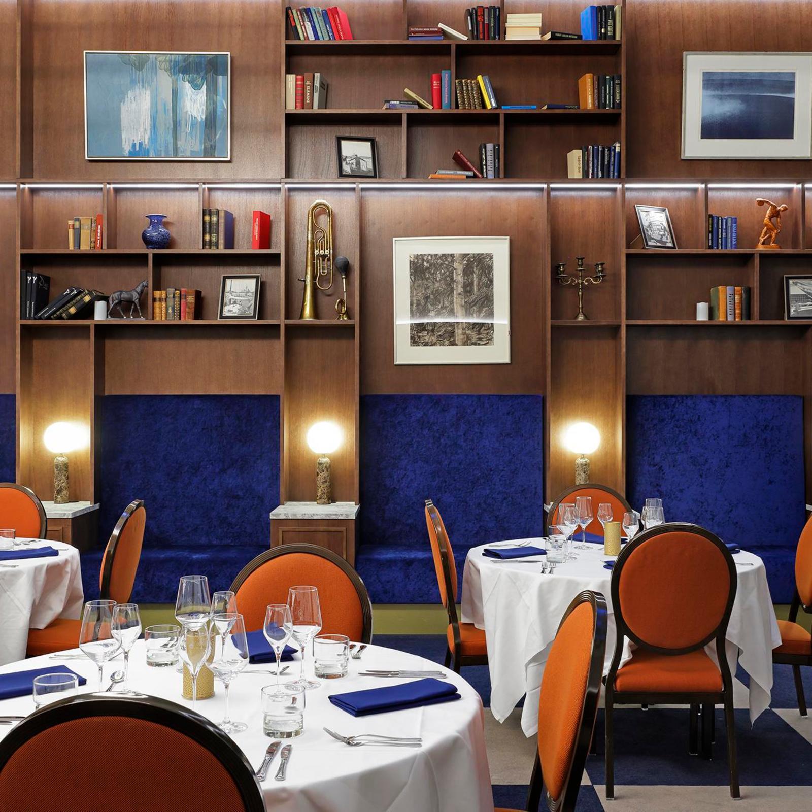 Hotellin suuri juhlatila sijaitsee entisessä pankkisalissa. Sinne on myös oma sisäänkäynti