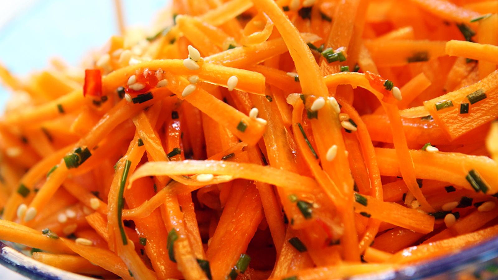 Aasialainen raastesalaatti