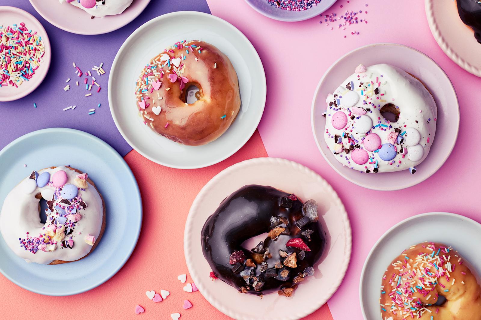 Uunimunkit karkkikuorrutteella