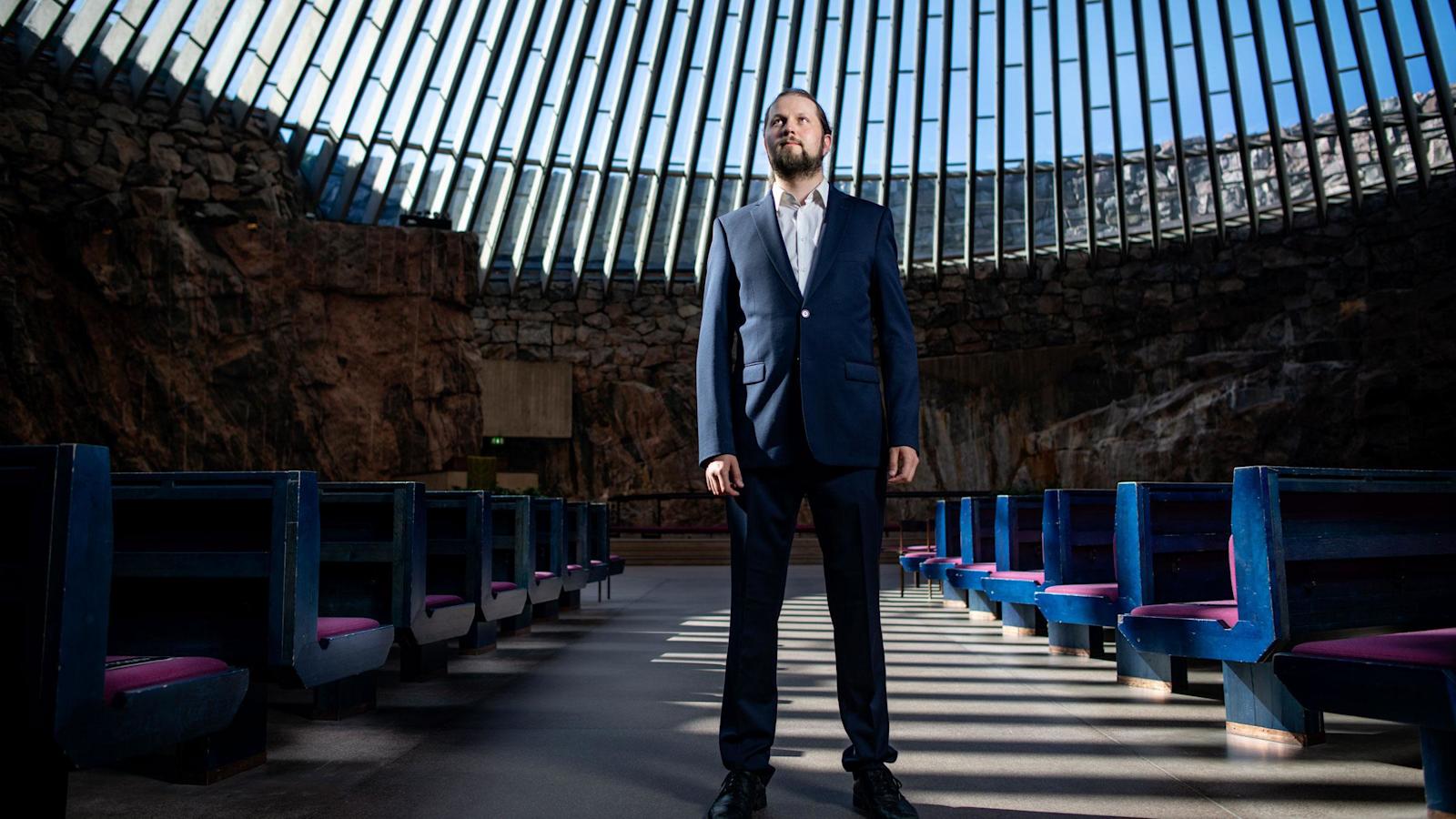 Helsingin kamarikuoron Passiossa esiintyy neljä upeaa solistia, joista tenori Martti Anttila esittää teoksessa Pilatuksen osaa.