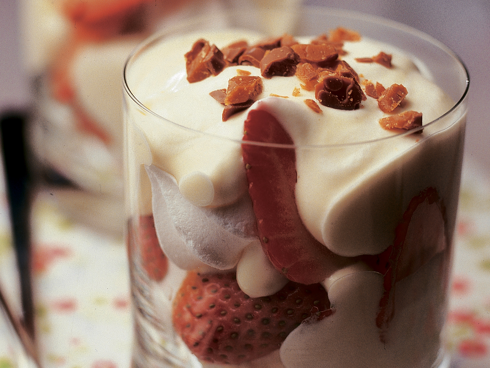 Mansikka-marenkimaljat