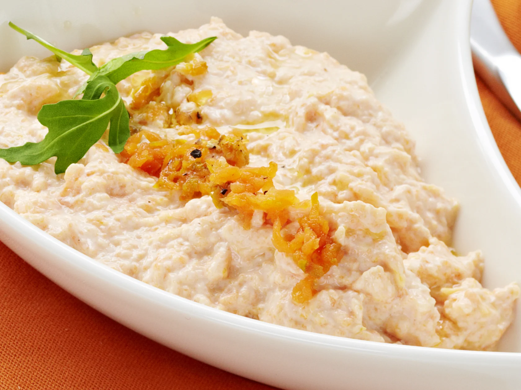 Porkkana-rahkalevite