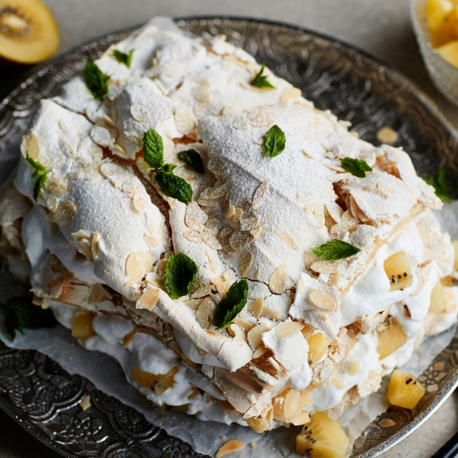 Vegaaninen kiivi-britakakku