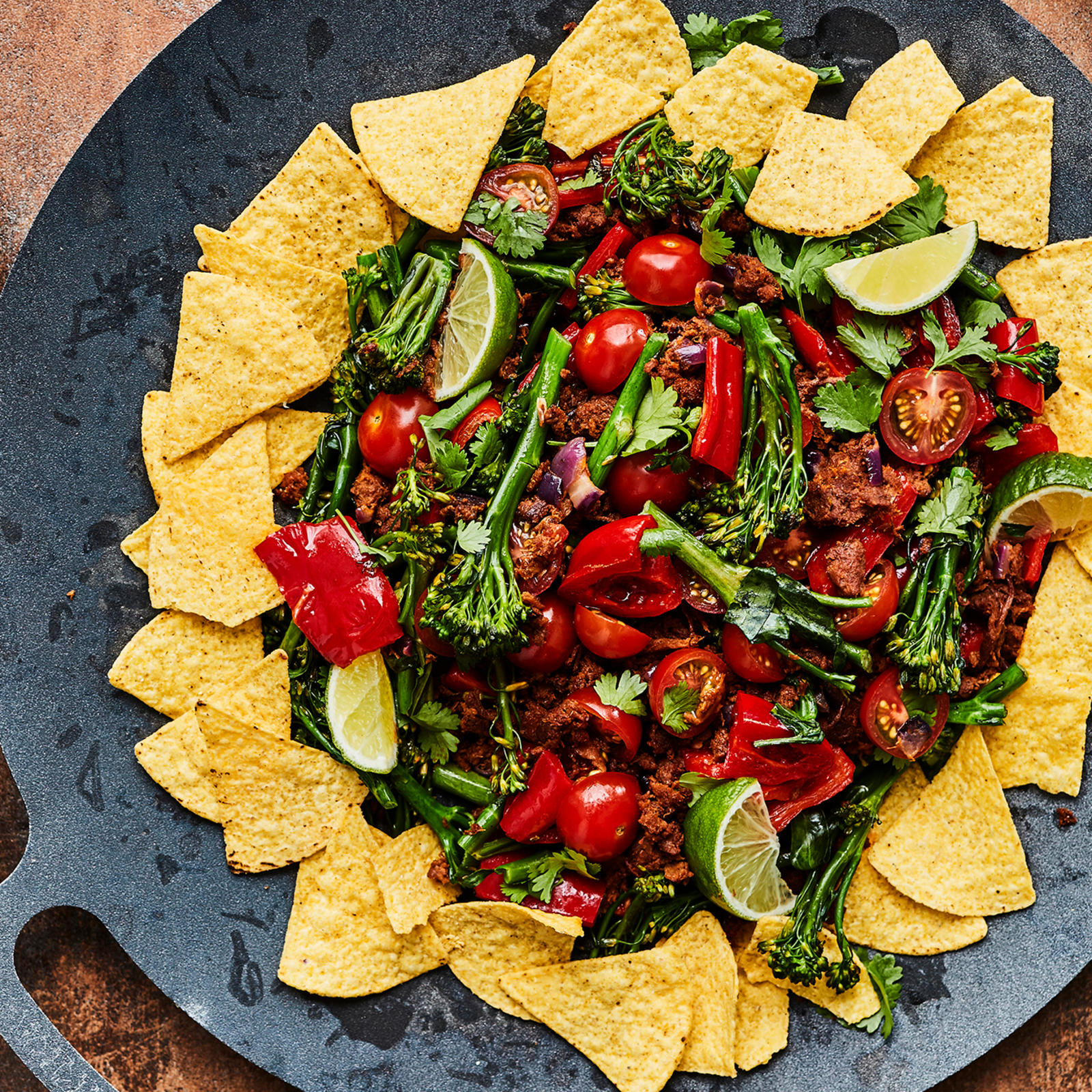 Pannunachot ja herneguacamole