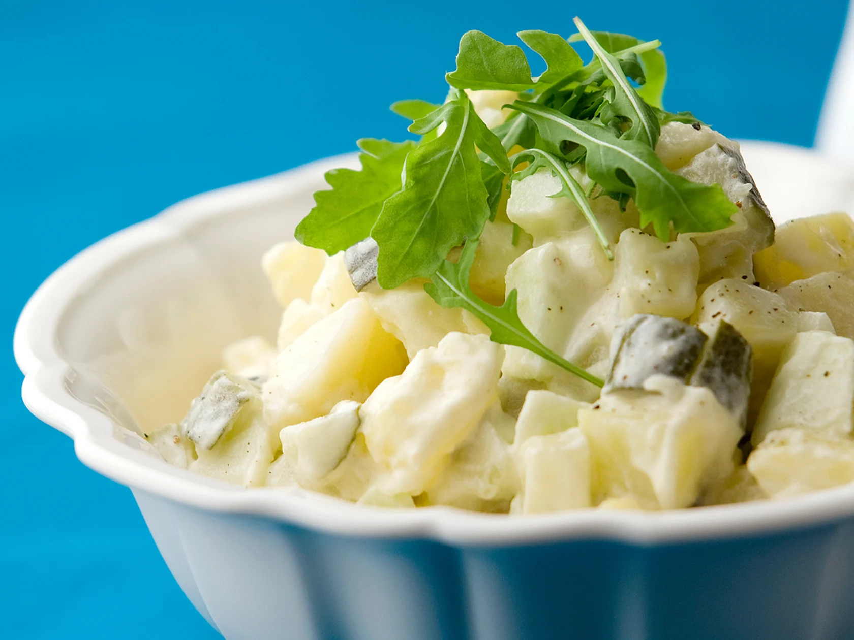 Piparjuuri-perunasalaatti