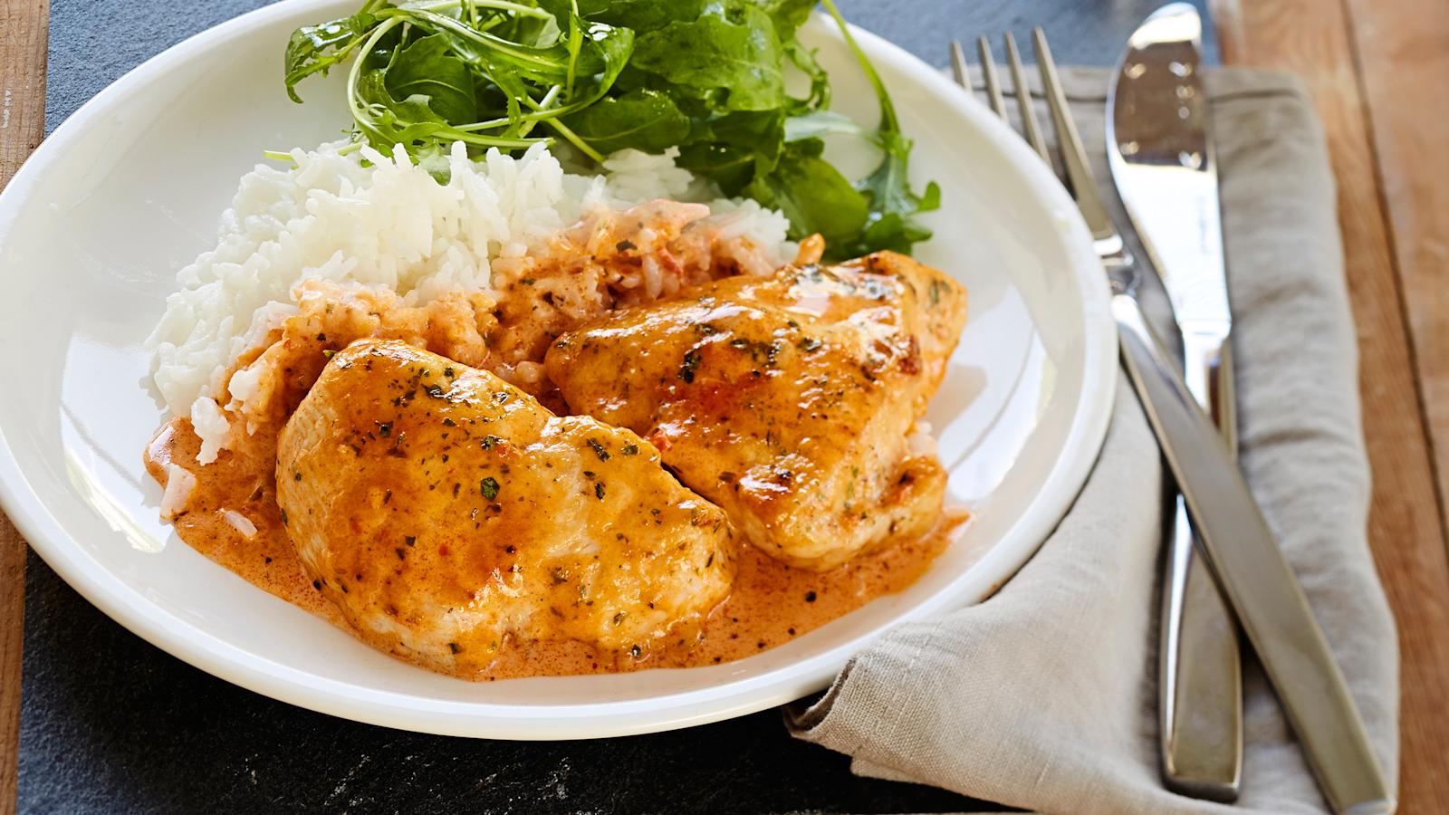 Broileria pestokastikkeessa eli kana pesto