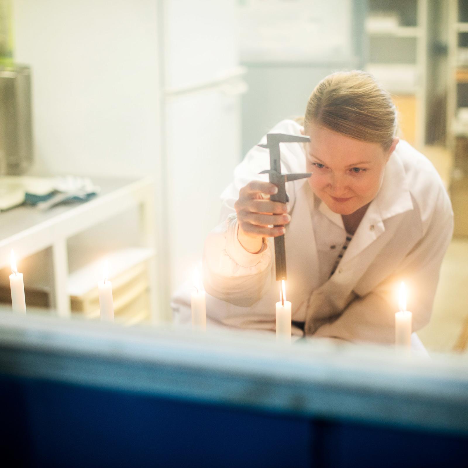 Kruunukynttilä tuoksuu joululta