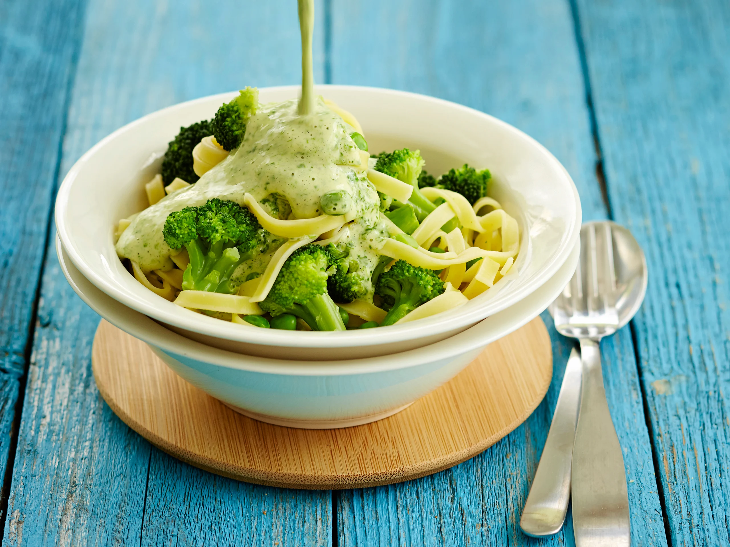 Nopea pinaattihollandaisekastike