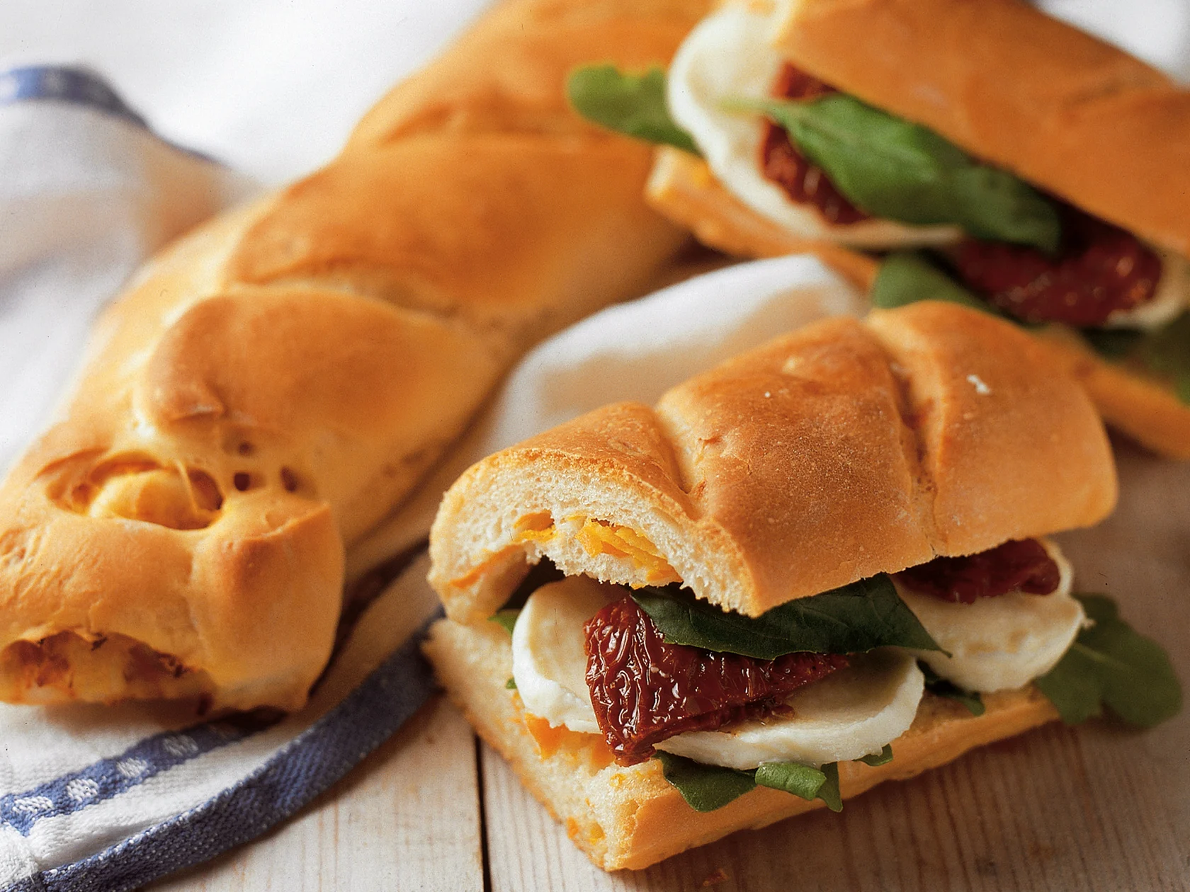 Kasvistäytteiset patongit