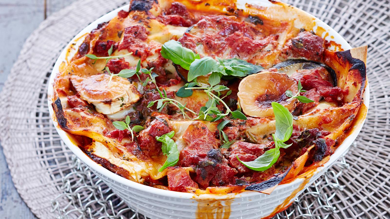 Kesäkurpitsa-vuohenjuustolasagne