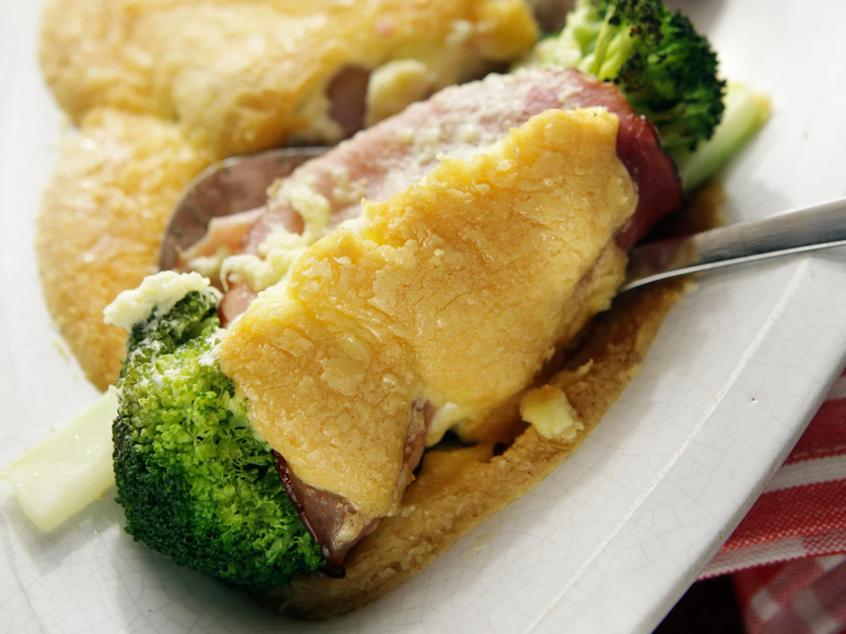 Gratinoidut kinkkukääröt