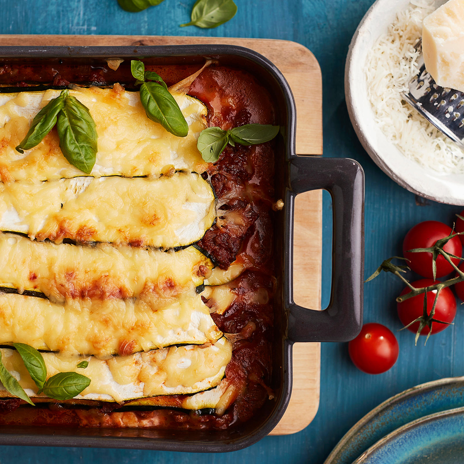 Kesäkurpitsalasagne uunivuoassa