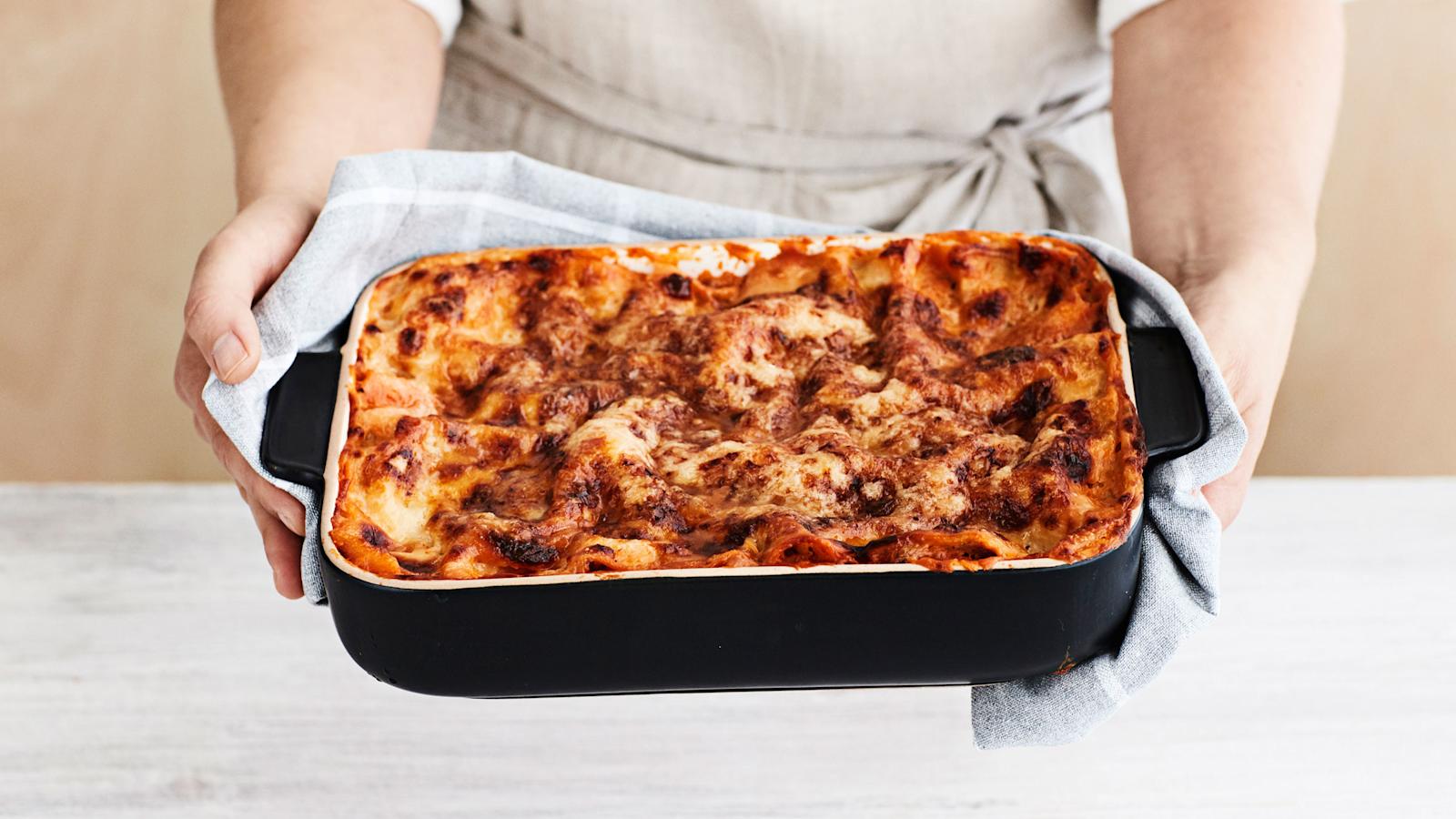 Mausta lasagne uudella tavalla