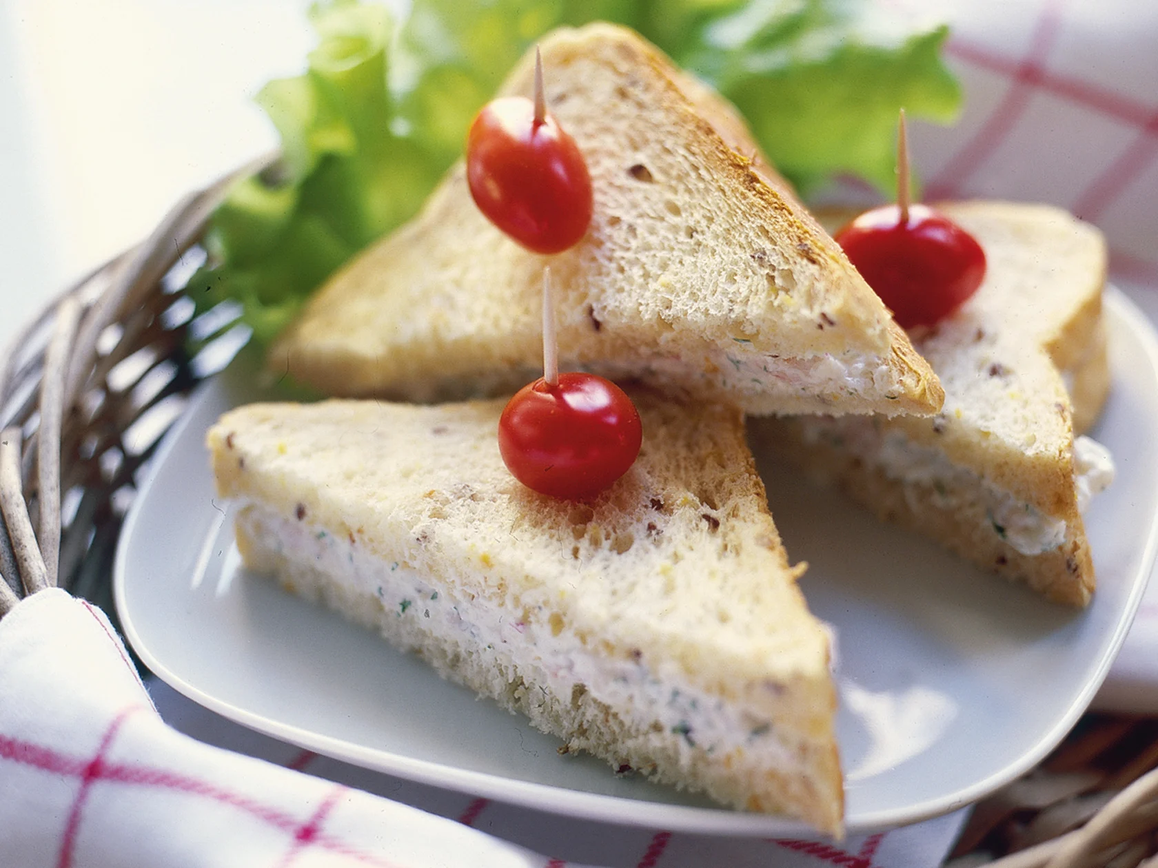 Täytetyt kolmioleivät