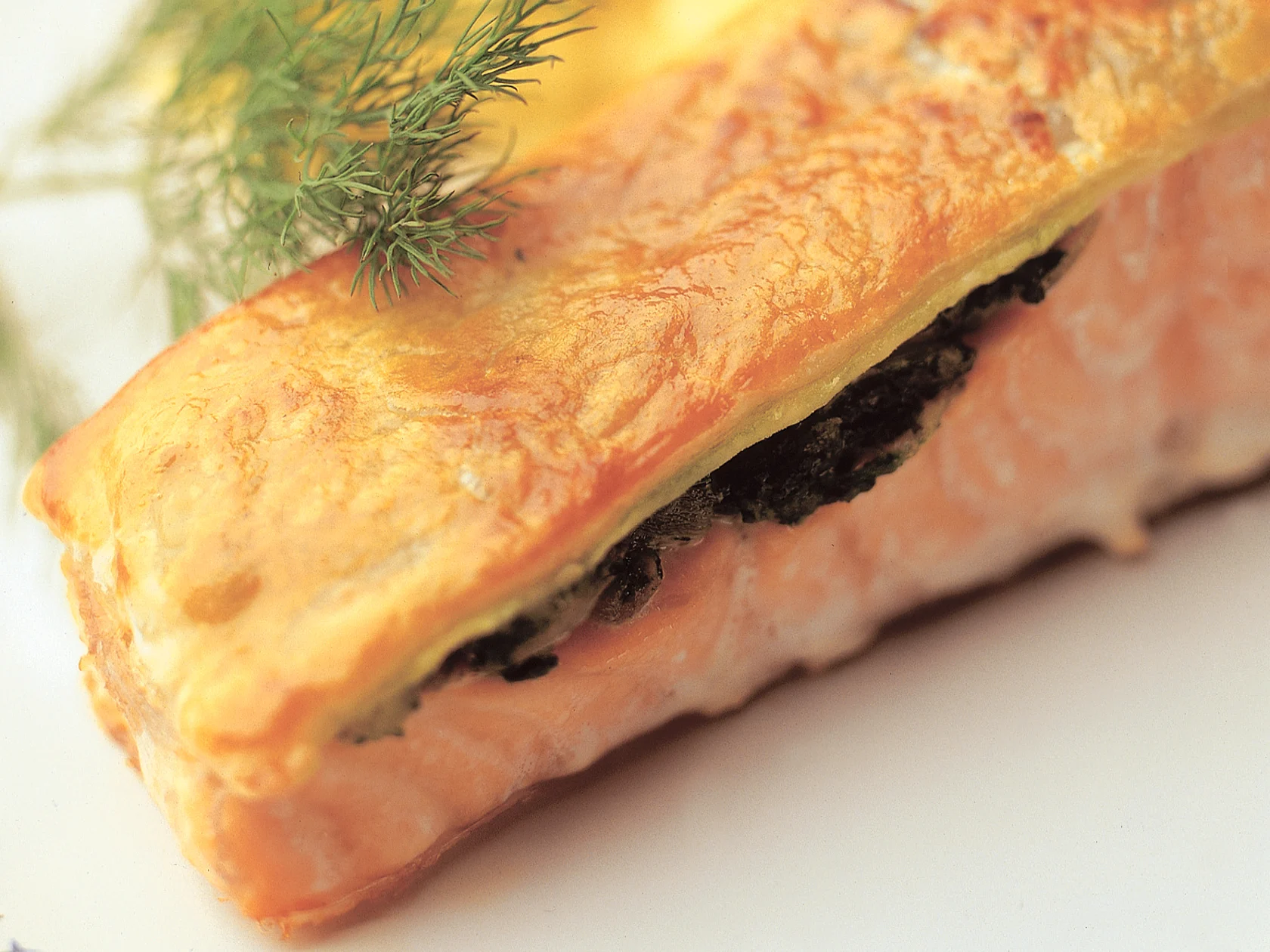 Taikinoitu pinaattilohi