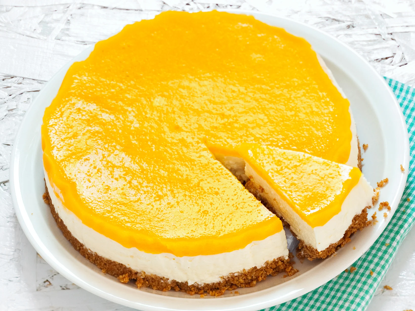 Helppo persikka-jogurtti hyytelökakku