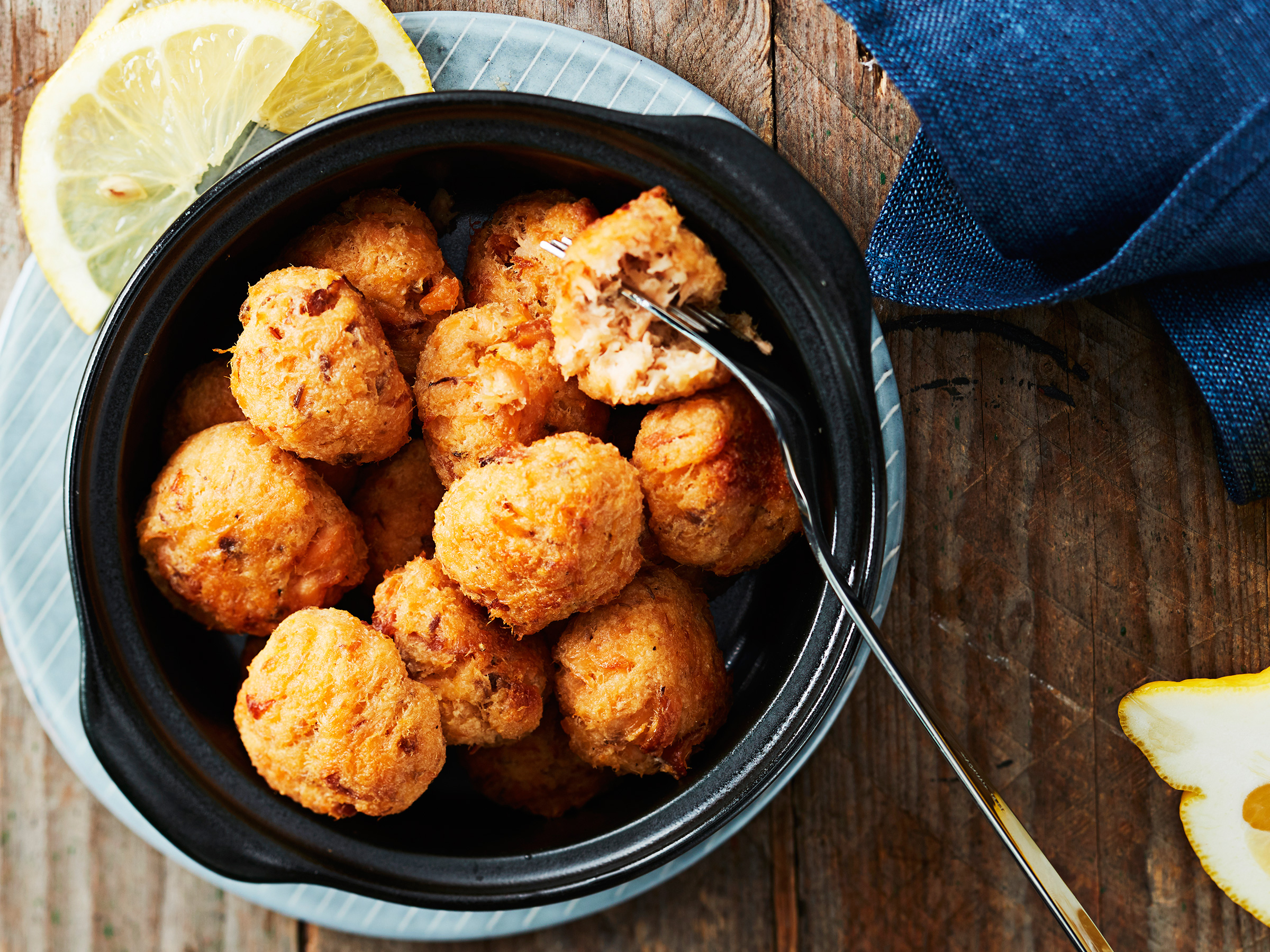 Sitruunaiset lohipullat