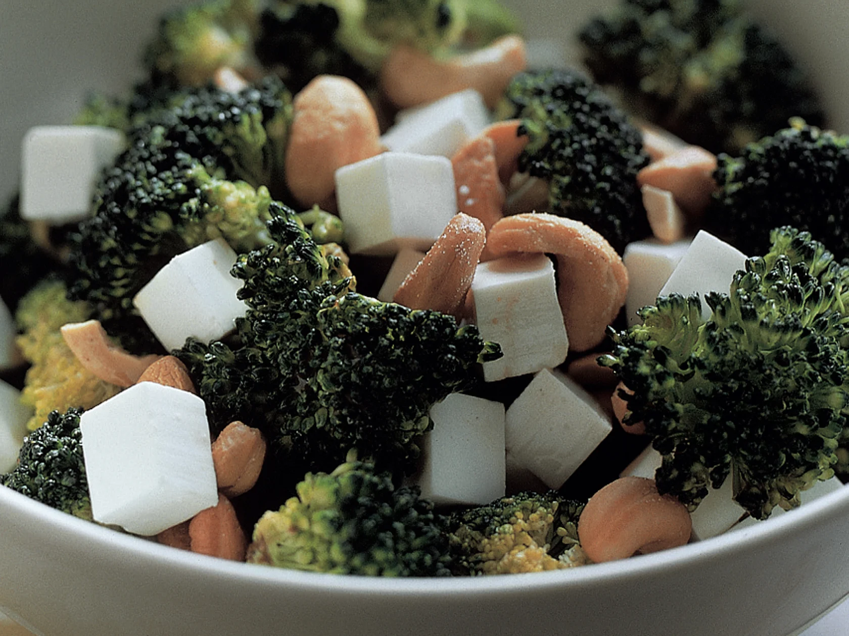 Parsakaali-fetasalaatti