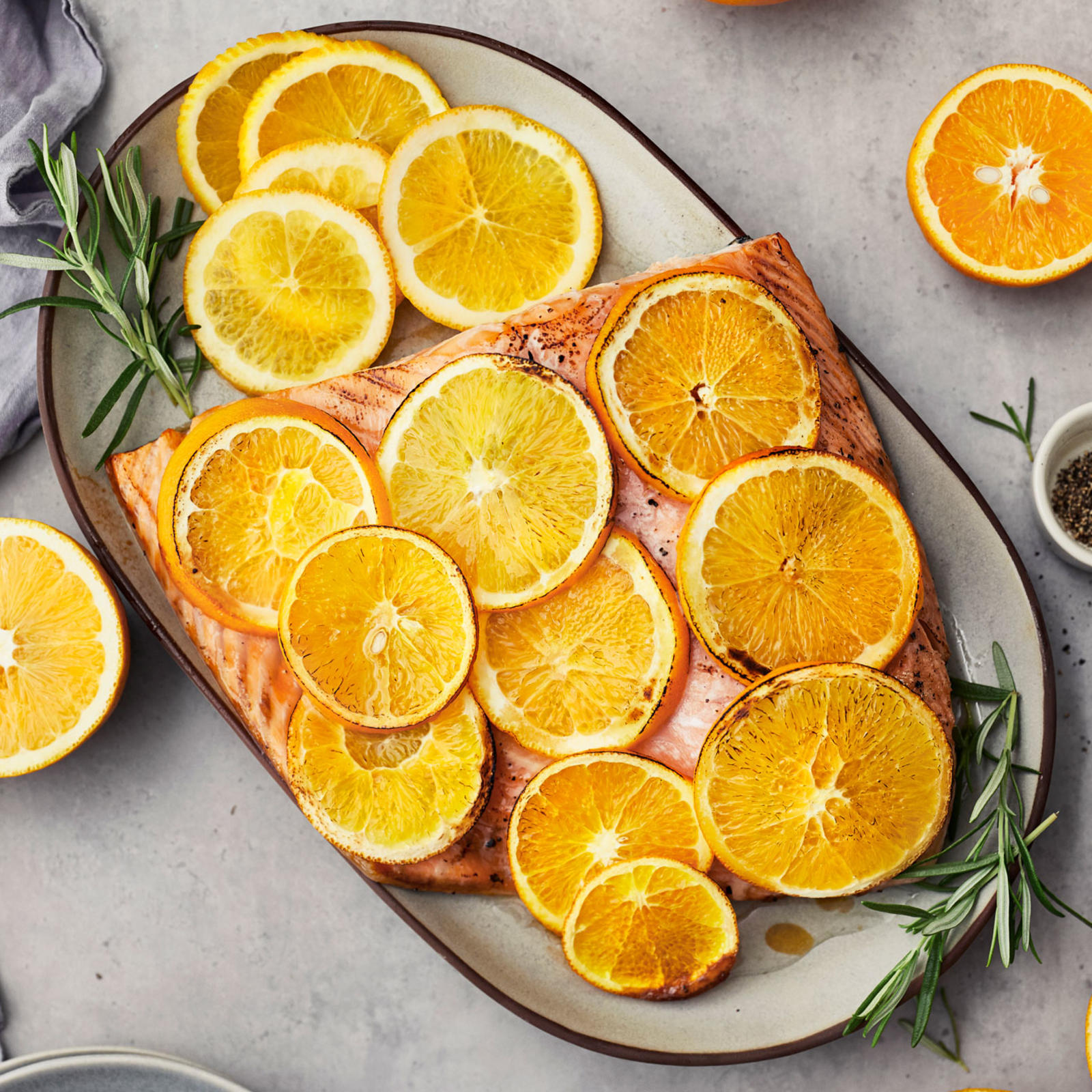 Appelsiinipäällystetty uunilohi